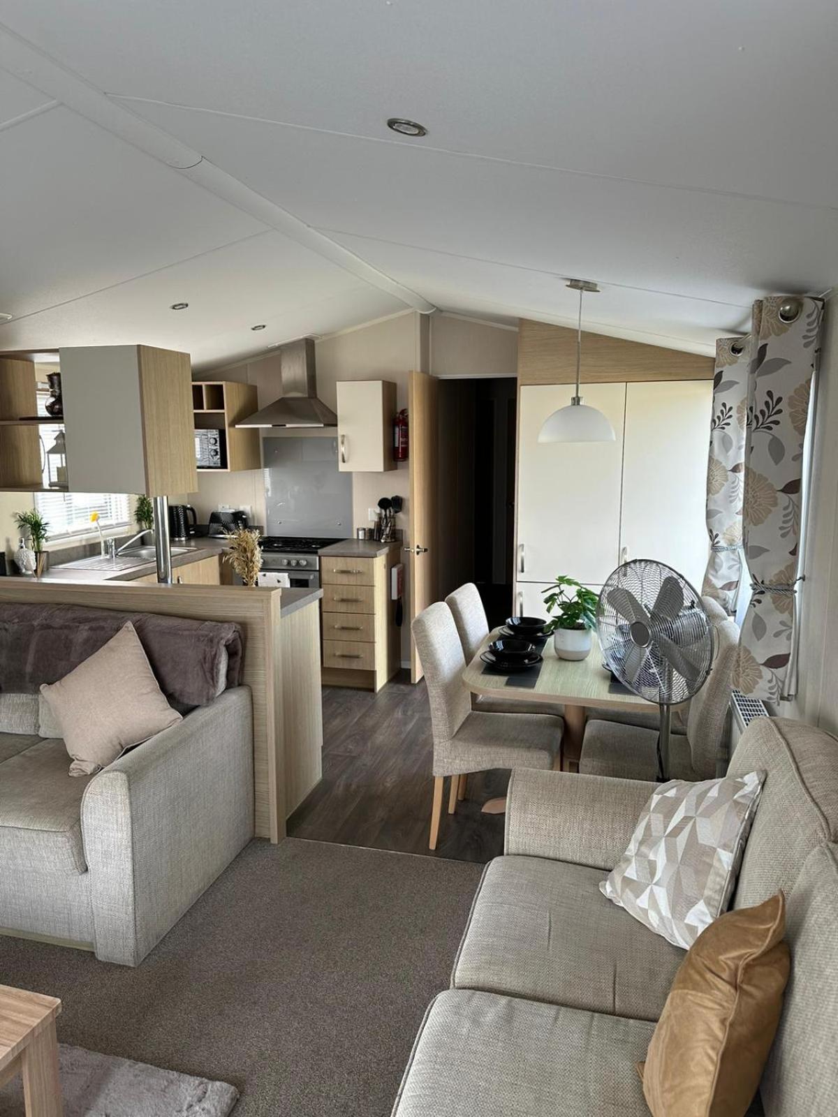 The Pixie Van Selsey Dış mekan fotoğraf